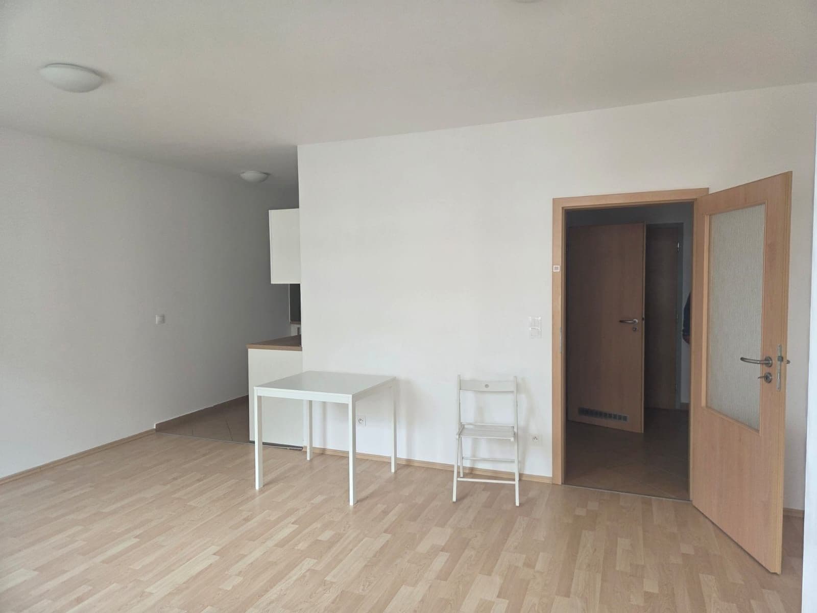 Studio flat to rent, 29 m², Miloše Havla, Prague, Prague Studio flat to rent, 29 m², Miloše Havla, Prague, Prague
