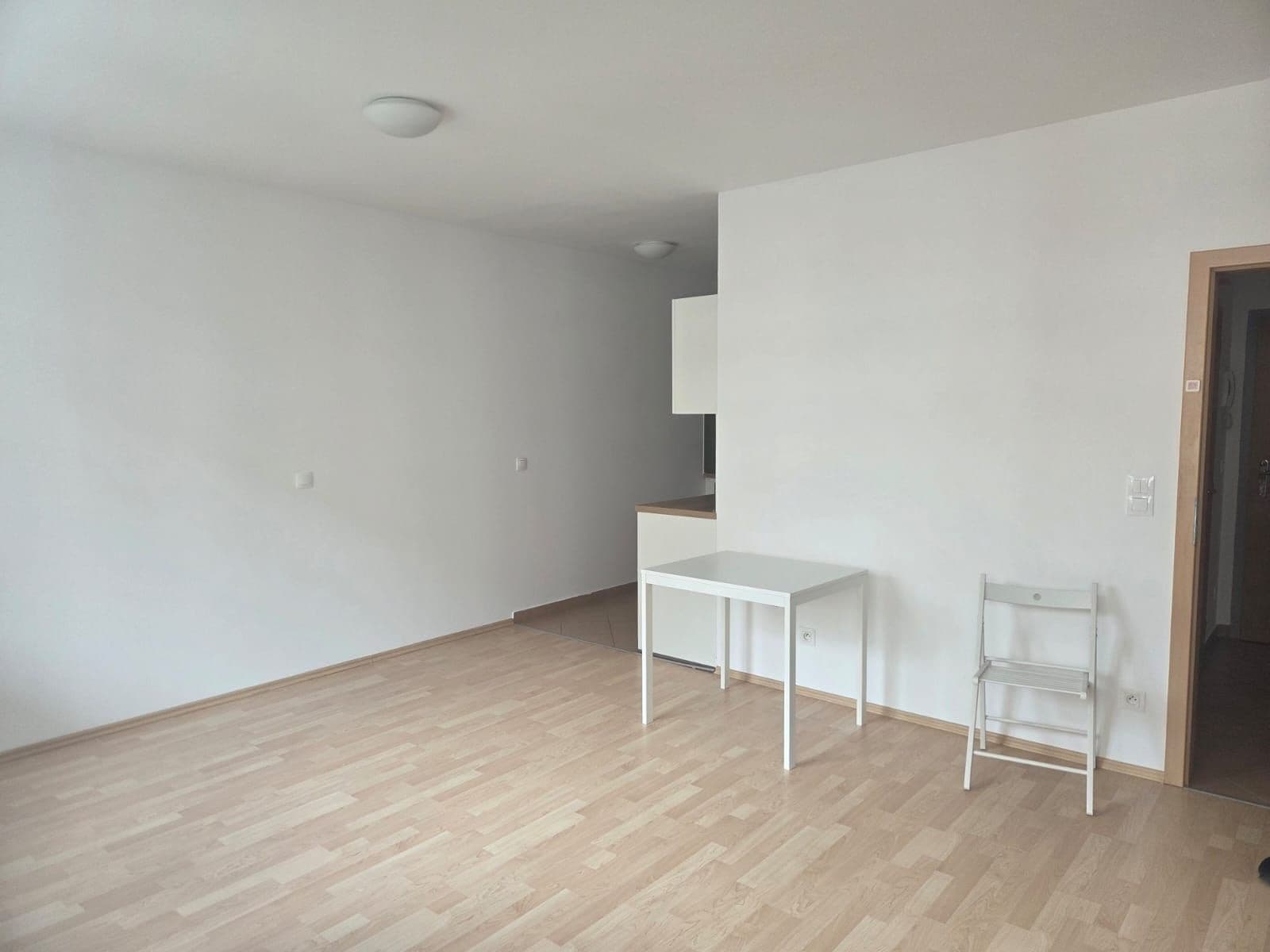 Studio flat to rent, 29 m², Miloše Havla, Prague, Prague Studio flat to rent, 29 m², Miloše Havla, Prague, Prague