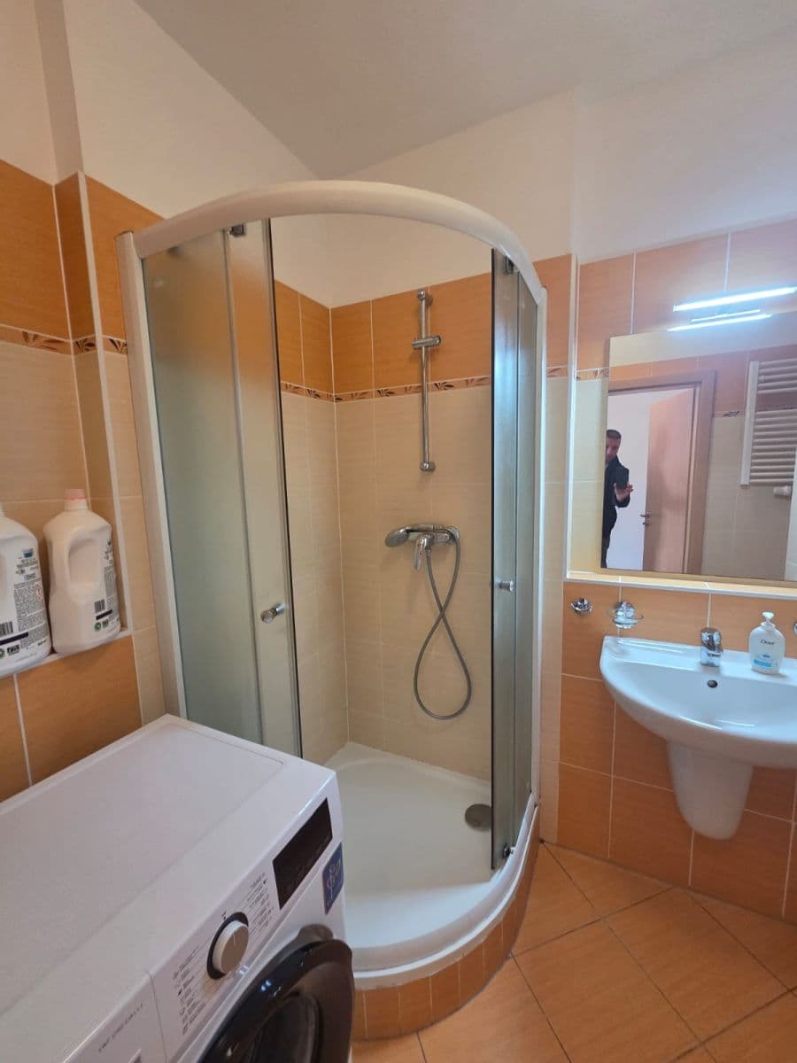 Studio flat to rent, 29 m², Miloše Havla, Prague, Prague Studio flat to rent, 29 m², Miloše Havla, Prague, Prague