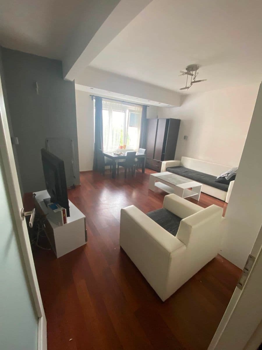 1 bedroom with open-plan kitchen flat to rent, 45 m², Viklefova, Prague, Prague 1 bedroom with open-plan kitchen flat to rent, 45 m², Viklefova, Prague, Prague