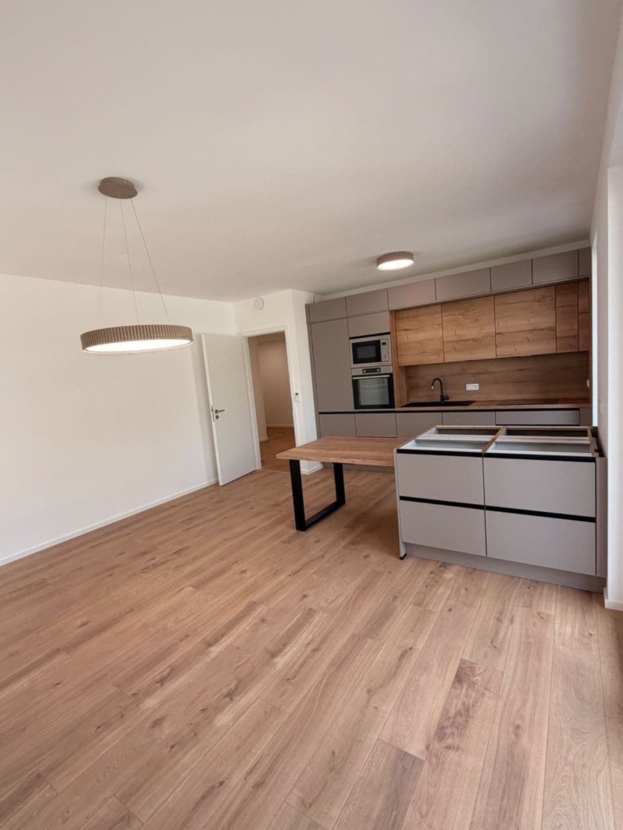 1 bedroom with open-plan kitchen flat to rent, 62 m², V. Kratochvíla, Kladno, Středočeský Region 1 bedroom with open-plan kitchen flat to rent, 62 m², V. Kratochvíla, Kladno, Středočeský Region