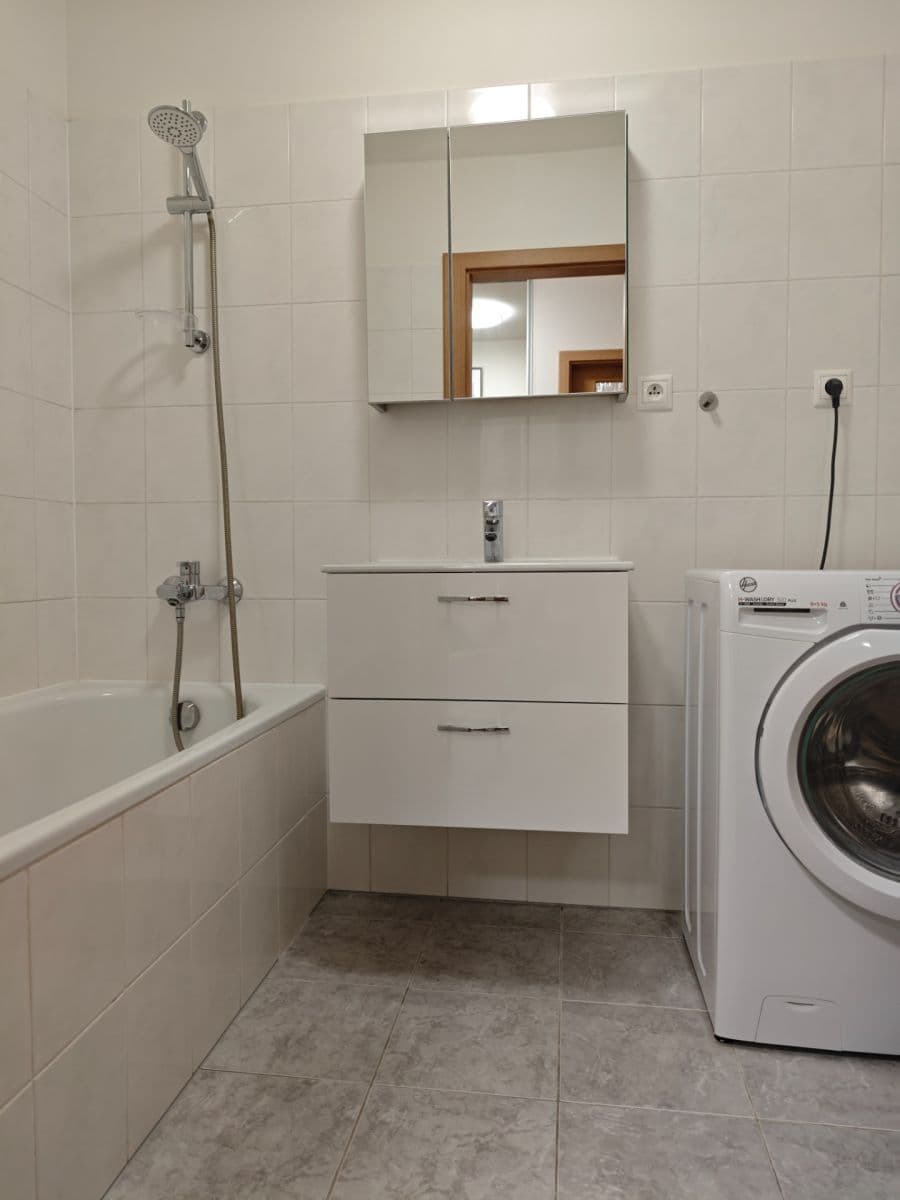 1 bedroom with open-plan kitchen flat to rent, 44 m², V Honech, Klecany, Středočeský Region 1 bedroom with open-plan kitchen flat to rent, 44 m², V Honech, Klecany, Středočeský Region