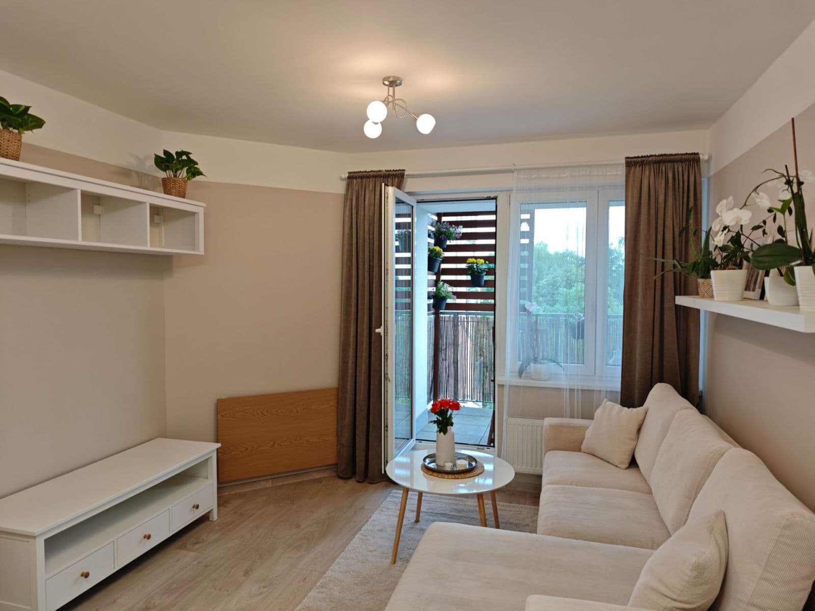 1 bedroom with open-plan kitchen flat to rent, 44 m², V Honech, Klecany, Středočeský Region 1 bedroom with open-plan kitchen flat to rent, 44 m², V Honech, Klecany, Středočeský Region