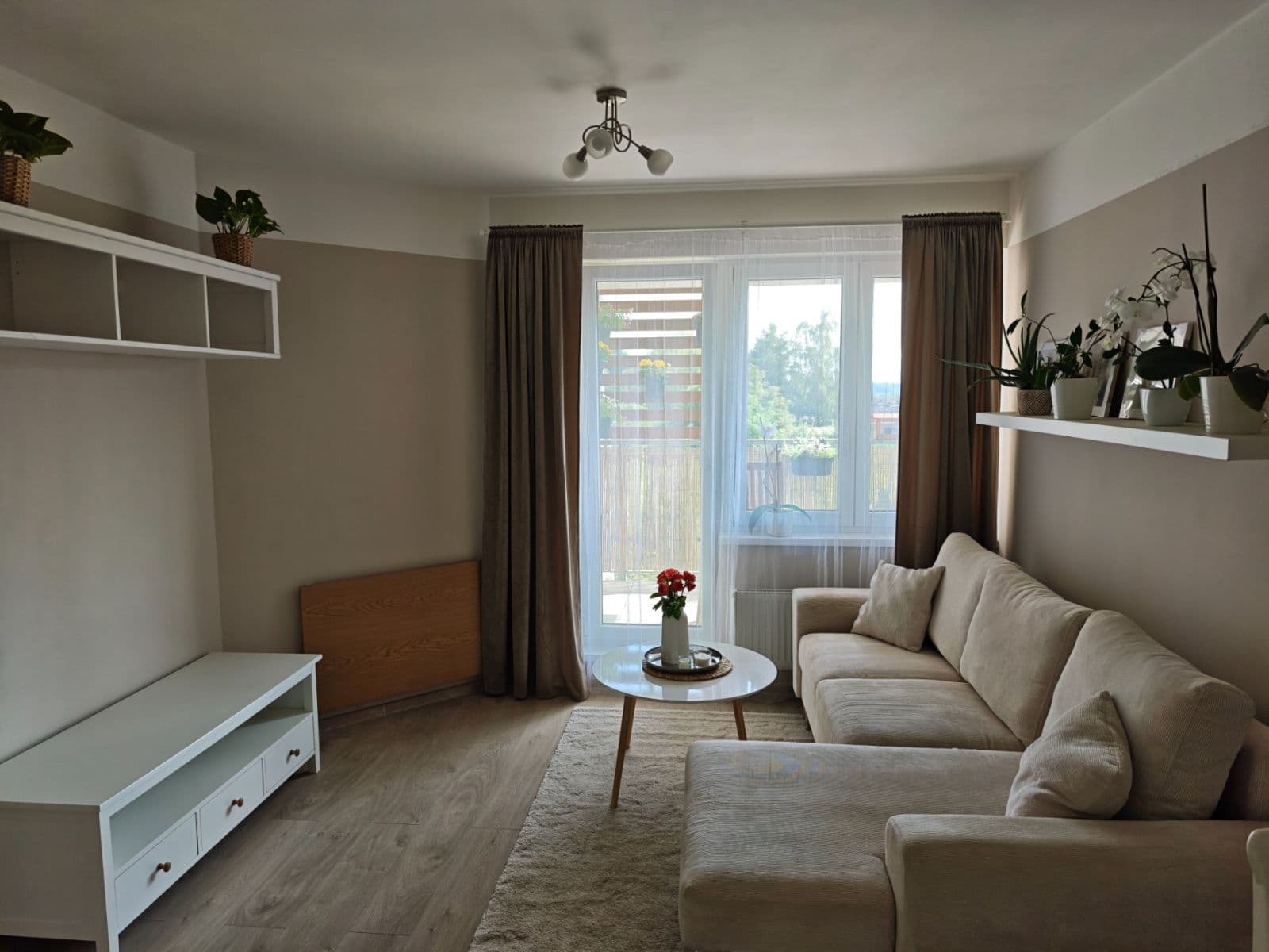 1 bedroom with open-plan kitchen flat to rent, 44 m², V Honech, Klecany, Středočeský Region 1 bedroom with open-plan kitchen flat to rent, 44 m², V Honech, Klecany, Středočeský Region
