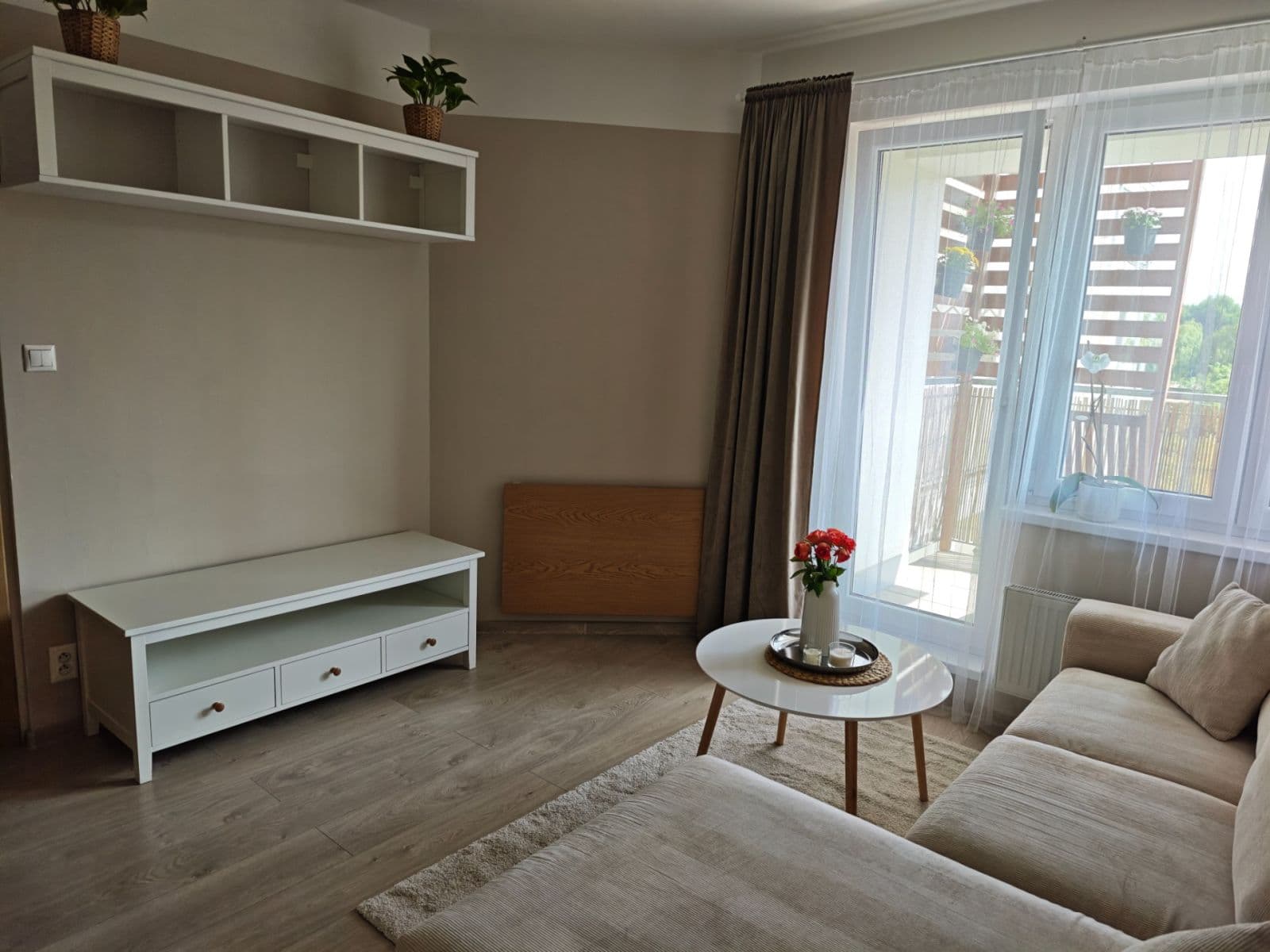 1 bedroom with open-plan kitchen flat to rent, 44 m², V Honech, Klecany, Středočeský Region 1 bedroom with open-plan kitchen flat to rent, 44 m², V Honech, Klecany, Středočeský Region
