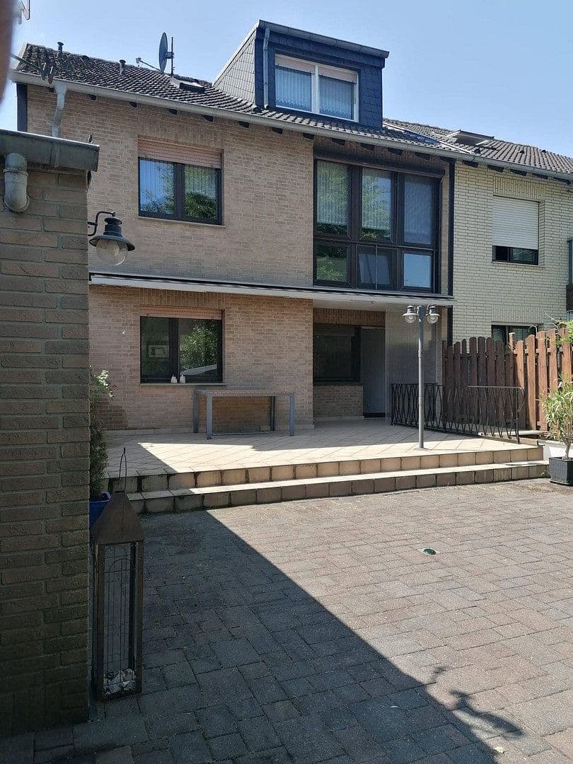 house for sale, 180 m², Voerde (Niederrhein), North Rhine-Westphalia house for sale, 180 m², Voerde (Niederrhein), North Rhine-Westphalia