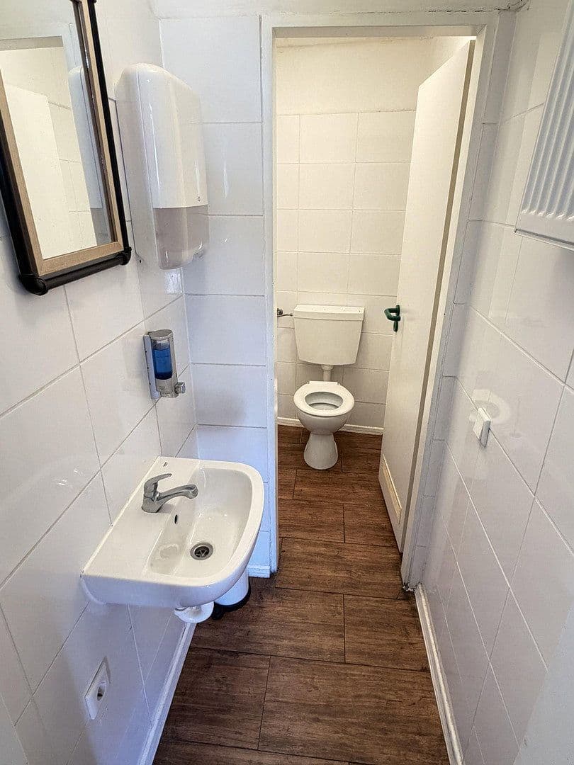 non-residential property to rent, 214 m², Lohbachstraße 8, Velbert, North Rhine-Westphalia non-residential property to rent, 214 m², Lohbachstraße 8, Velbert, North Rhine-Westphalia