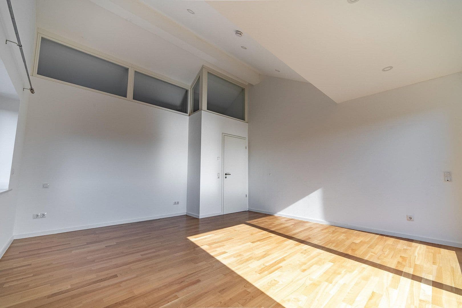 4 bedroom flat to rent, 210 m², Koblenz, Rhineland-Palatinate 4 bedroom flat to rent, 210 m², Koblenz, Rhineland-Palatinate