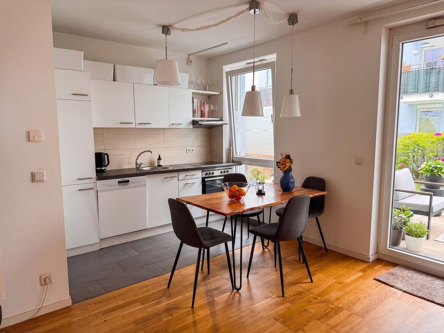 3 bedroom flat for sale, 76 m², Gürtelstraße, Berlin, Berlin 3 bedroom flat for sale, 76 m², Gürtelstraße, Berlin, Berlin