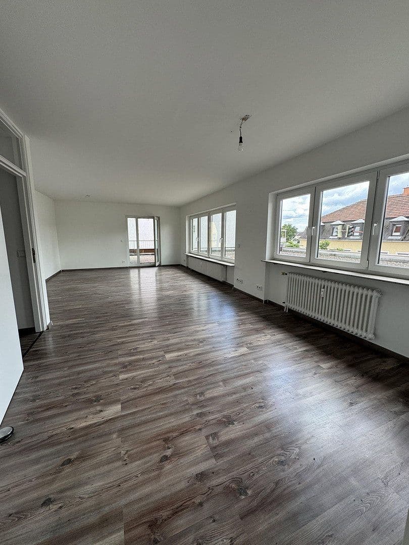 4 bedroom flat to rent, 115 m², Brühl, Baden-Württemberg 4 bedroom flat to rent, 115 m², Brühl, Baden-Württemberg