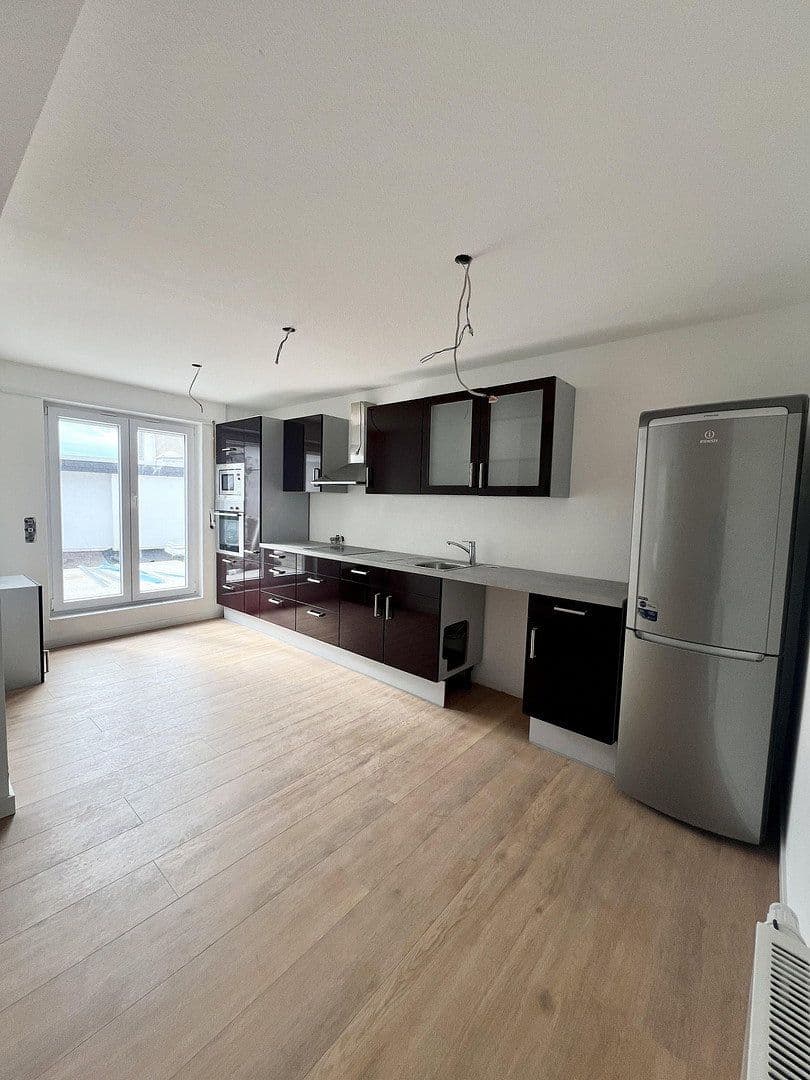 4 bedroom flat to rent, 149 m², Brühl, Baden-Württemberg 4 bedroom flat to rent, 149 m², Brühl, Baden-Württemberg