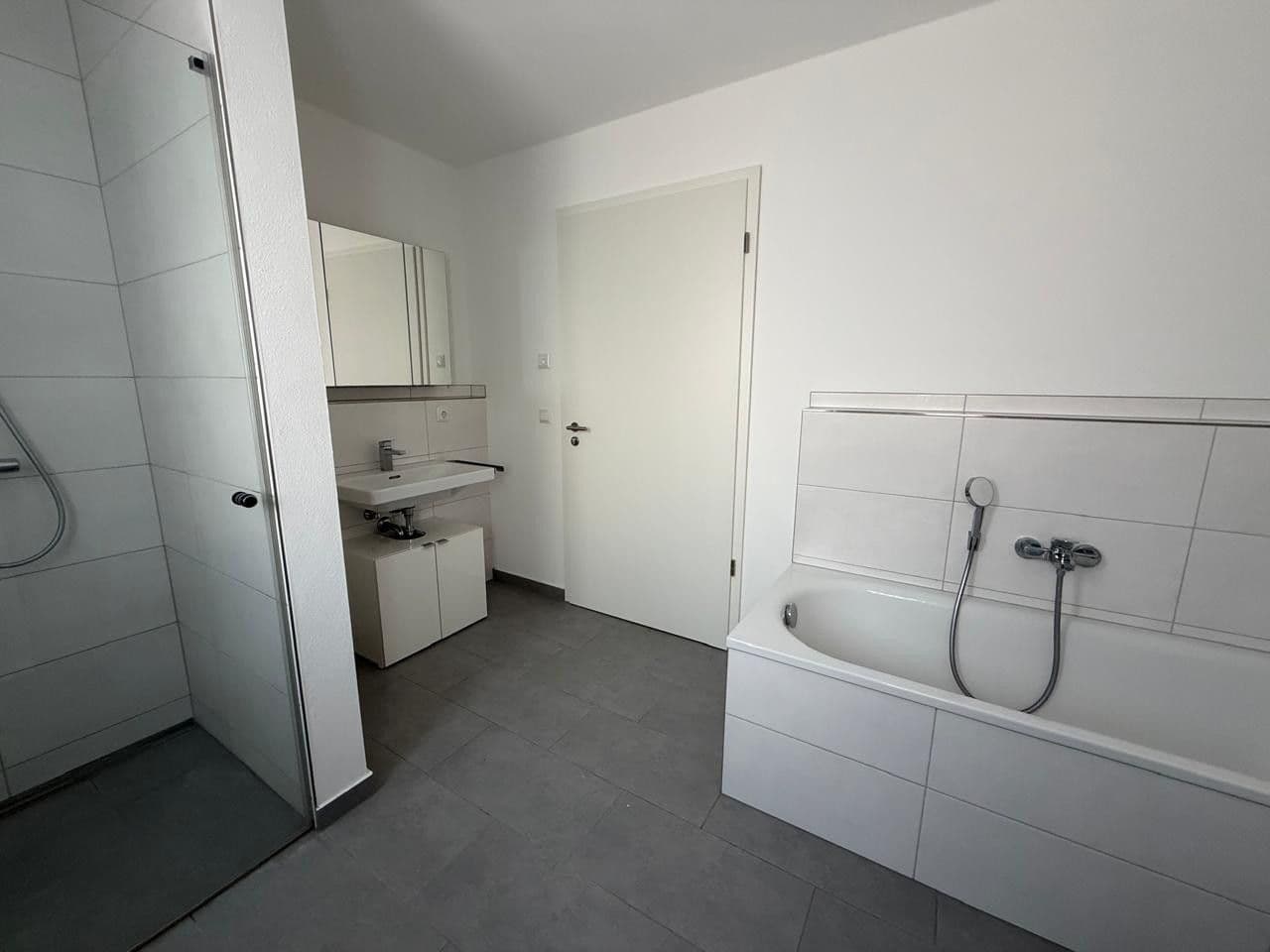 2 bedroom with open-plan kitchen flat to rent, 102 m², Boschstraße 3, Heldenstein, Bavaria 2 bedroom with open-plan kitchen flat to rent, 102 m², Boschstraße 3, Heldenstein, Bavaria