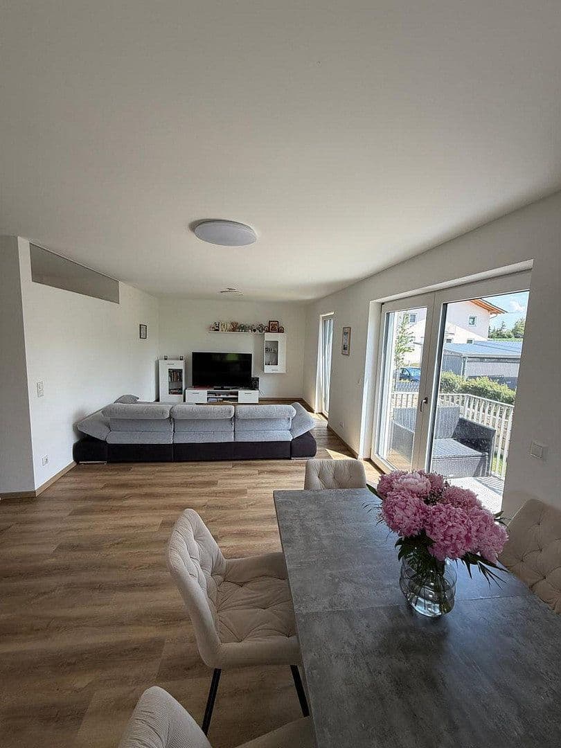 2 bedroom with open-plan kitchen flat to rent, 102 m², Boschstraße 3, Heldenstein, Bavaria 2 bedroom with open-plan kitchen flat to rent, 102 m², Boschstraße 3, Heldenstein, Bavaria