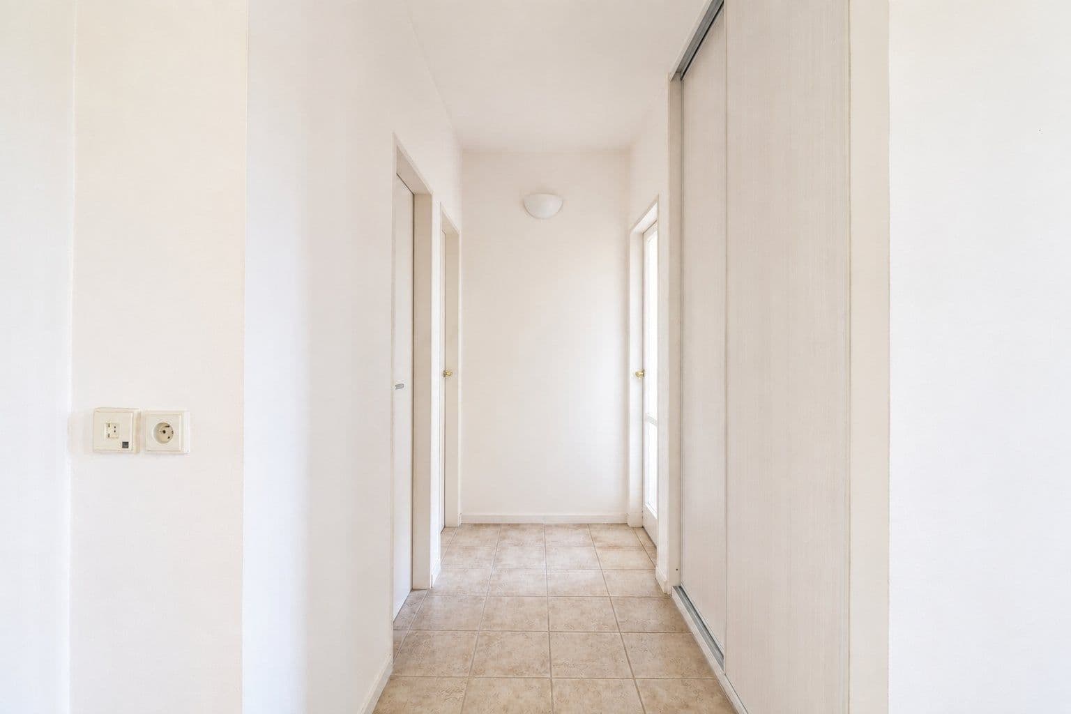 2 bedroom with open-plan kitchen flat to rent, 67 m², Jetelová, Prague, Prague 2 bedroom with open-plan kitchen flat to rent, 67 m², Jetelová, Prague, Prague