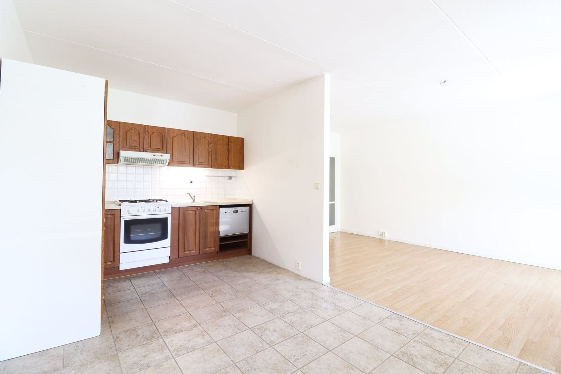 2 bedroom with open-plan kitchen flat to rent, 67 m², Jetelová, Prague, Prague 2 bedroom with open-plan kitchen flat to rent, 67 m², Jetelová, Prague, Prague