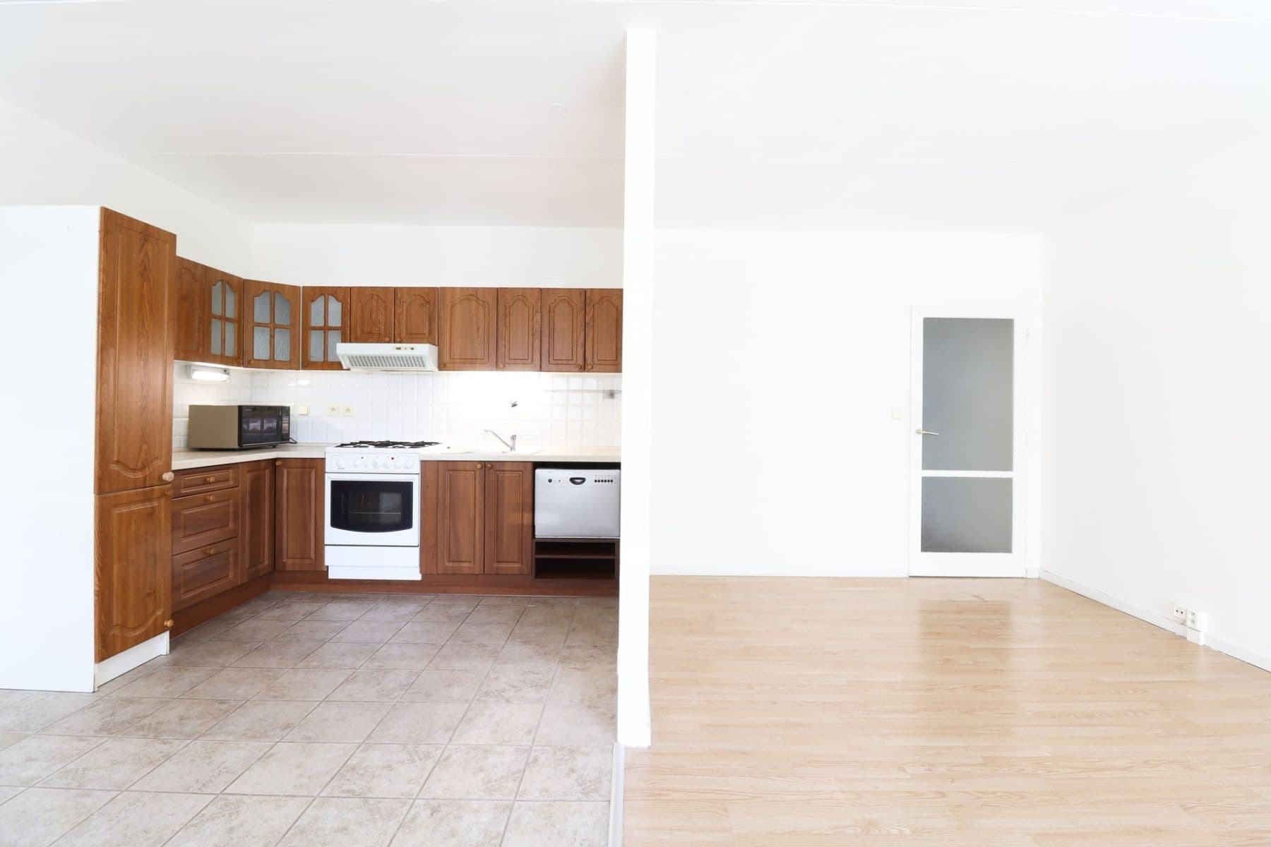 2 bedroom with open-plan kitchen flat to rent, 67 m², Jetelová, Prague, Prague 2 bedroom with open-plan kitchen flat to rent, 67 m², Jetelová, Prague, Prague