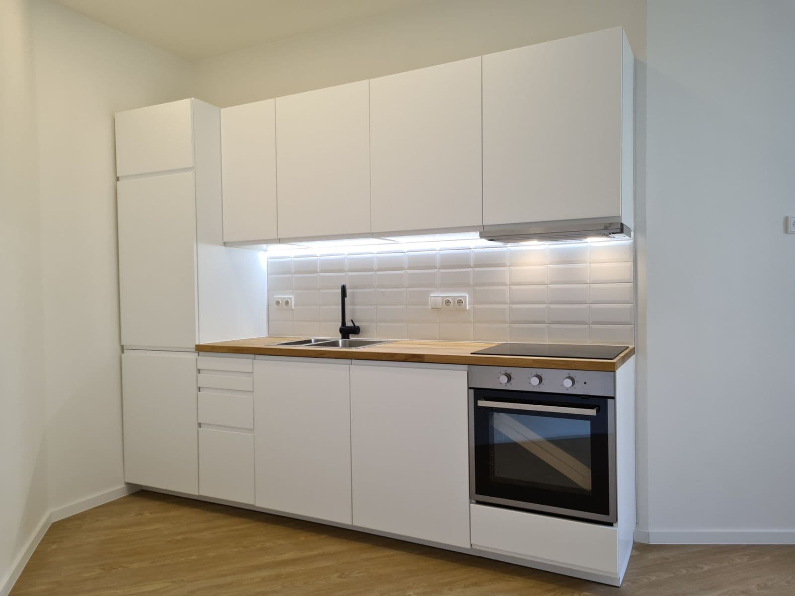 Studio flat to rent, 27 m², Holandská, Prague, Prague Studio flat to rent, 27 m², Holandská, Prague, Prague