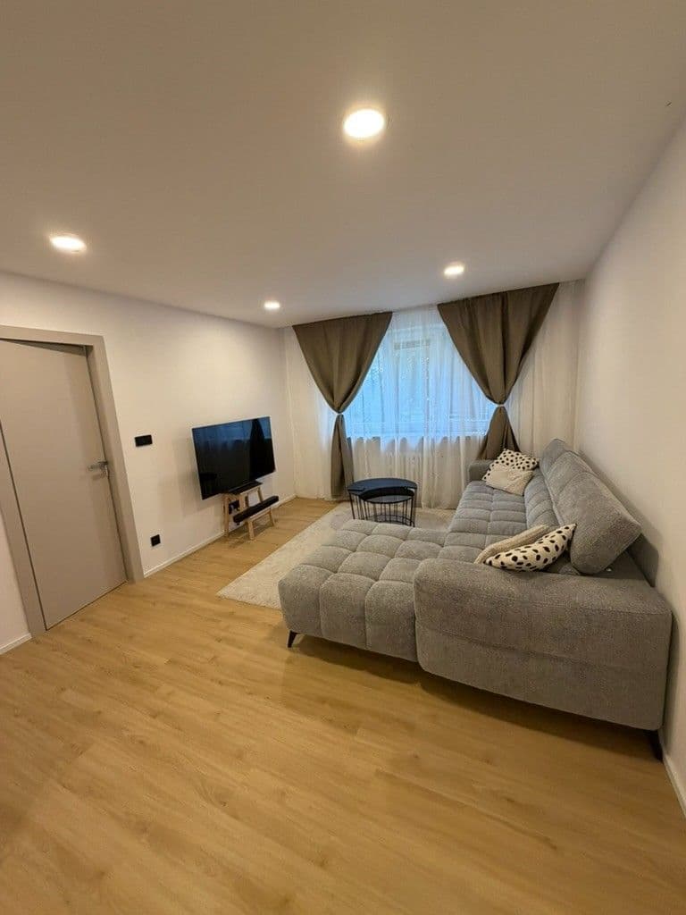 1 bedroom with open-plan kitchen flat for sale, 54 m², Vodárenská, Kladno, Středočeský Region 1 bedroom with open-plan kitchen flat for sale, 54 m², Vodárenská, Kladno, Středočeský Region