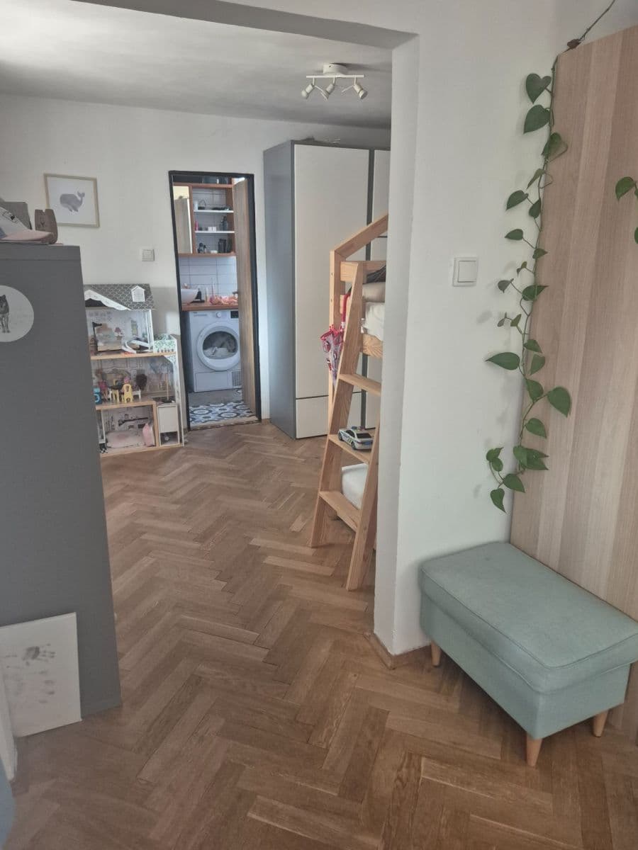 2 bedroom with open-plan kitchen flat to rent, 80 m², Kostelec nad Labem, Středočeský Region 2 bedroom with open-plan kitchen flat to rent, 80 m², Kostelec nad Labem, Středočeský Region