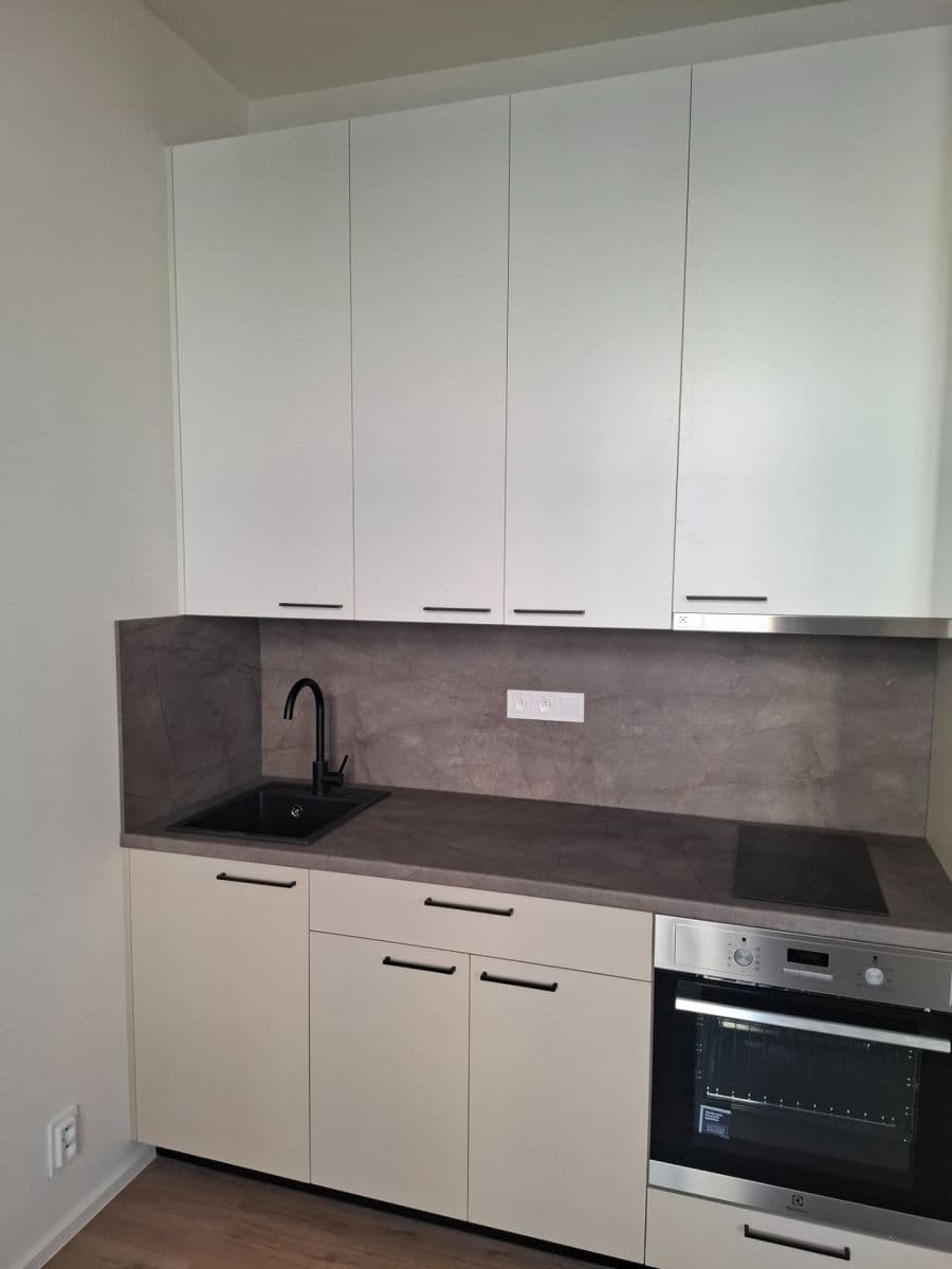 Studio flat to rent, 19 m², Kolmá, Prague, Prague Studio flat to rent, 19 m², Kolmá, Prague, Prague
