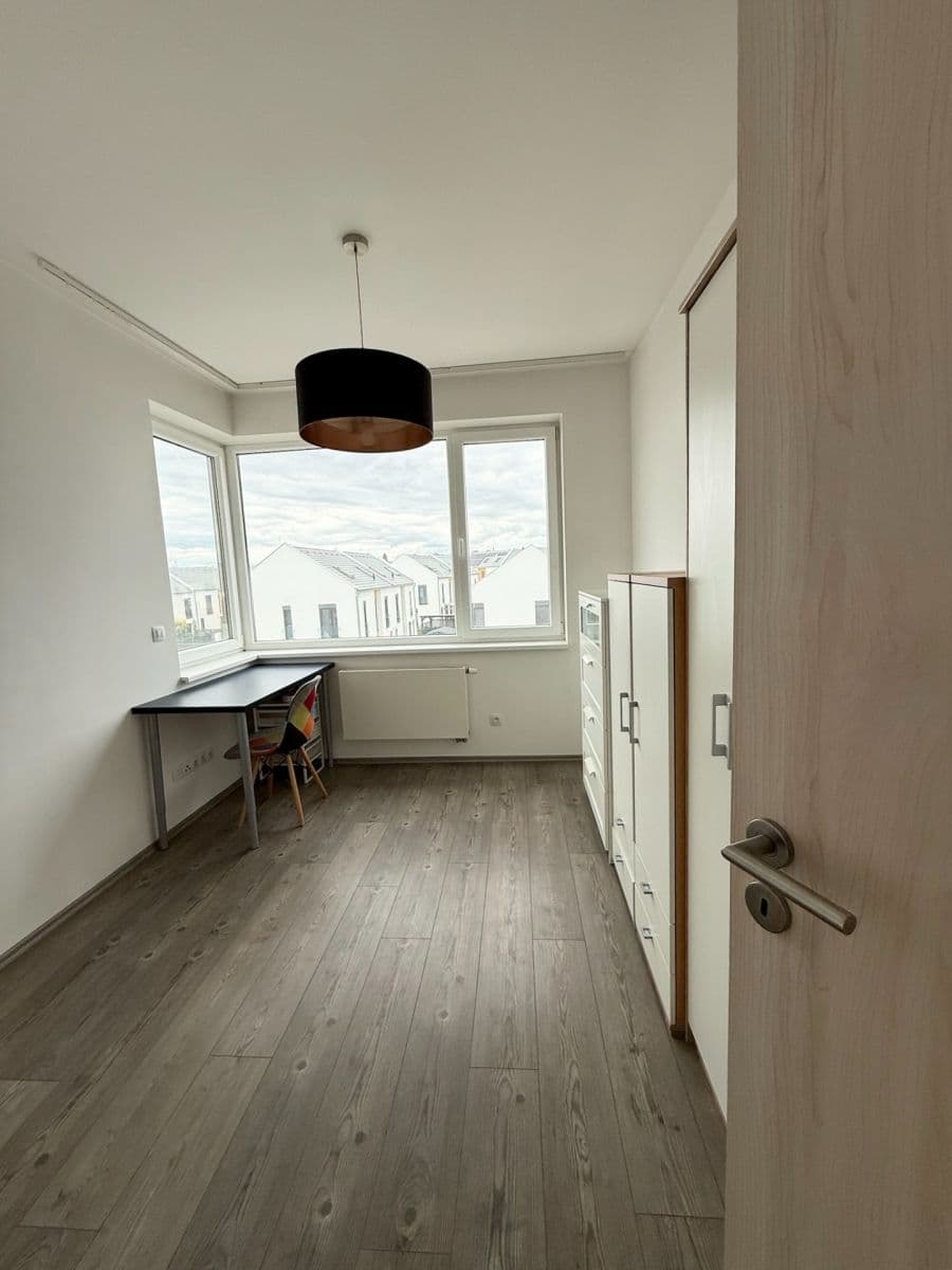 2 bedroom with open-plan kitchen flat to rent, 68 m², Emy Destinové, Jinočany, Středočeský Region 2 bedroom with open-plan kitchen flat to rent, 68 m², Emy Destinové, Jinočany, Středočeský Region