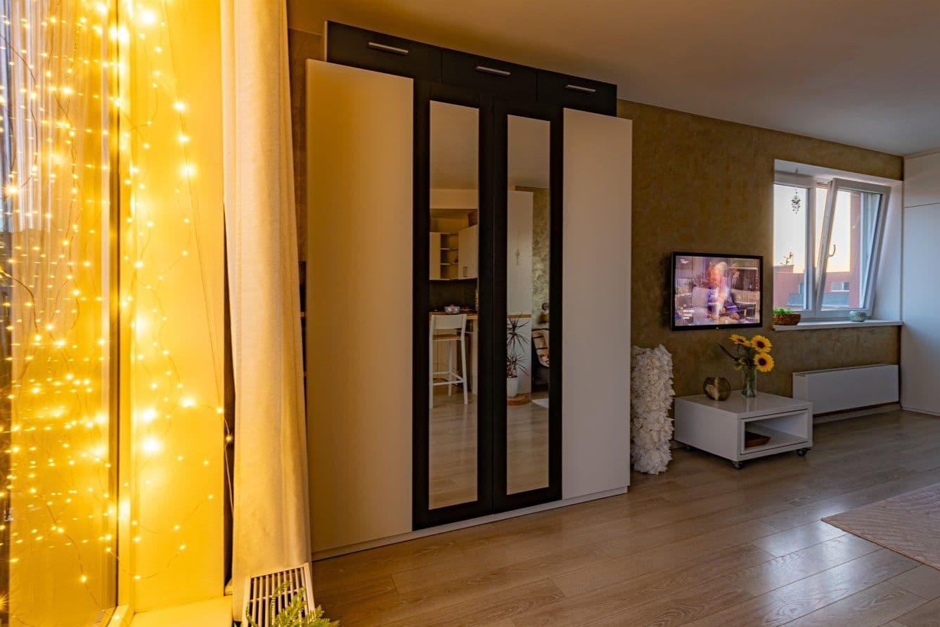 Studio flat for sale, 35 m², Žitná, Hostivice, Středočeský Region Studio flat for sale, 35 m², Žitná, Hostivice, Středočeský Region
