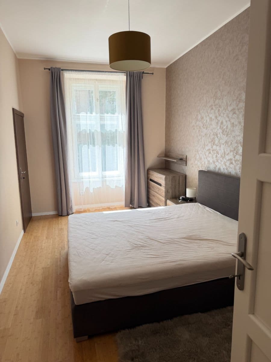 2 bedroom with open-plan kitchen flat to rent, 64 m², Dittrichova, Prague, Prague 2 bedroom with open-plan kitchen flat to rent, 64 m², Dittrichova, Prague, Prague