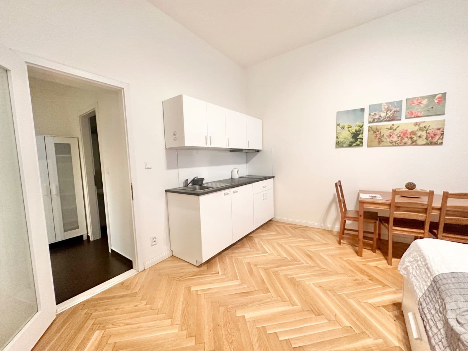 Studio flat to rent, 37 m², Šimáčkova, Prague, Prague Studio flat to rent, 37 m², Šimáčkova, Prague, Prague