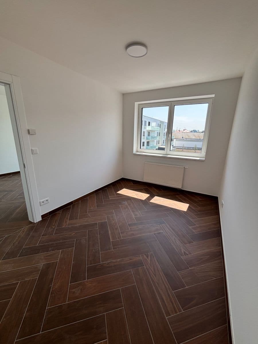 1 bedroom with open-plan kitchen flat to rent, 46 m², Třída Jiřího Pelikána, Olomouc, Olomoucký Region 1 bedroom with open-plan kitchen flat to rent, 46 m², Třída Jiřího Pelikána, Olomouc, Olomoucký Region