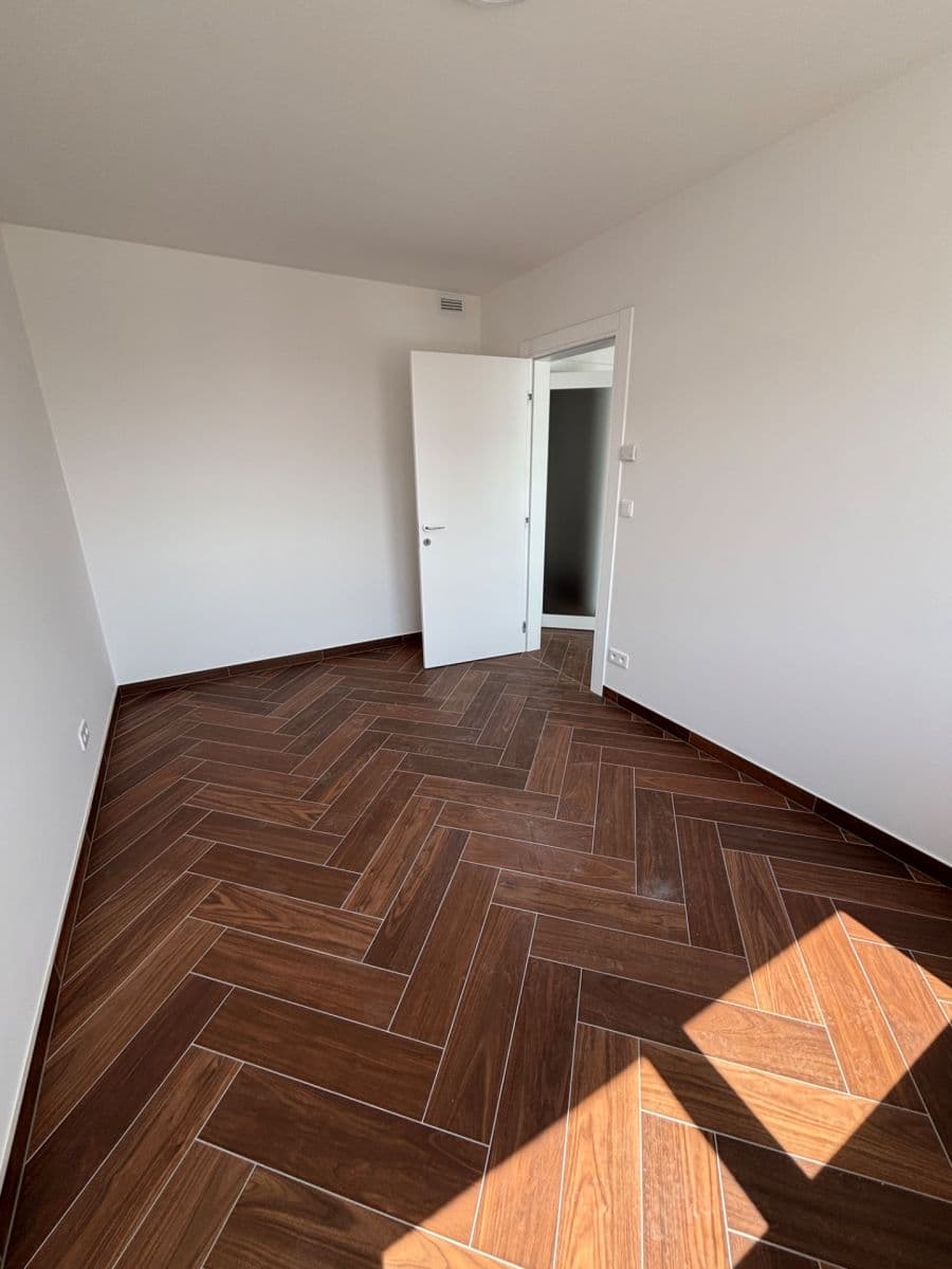 1 bedroom with open-plan kitchen flat to rent, 46 m², Třída Jiřího Pelikána, Olomouc, Olomoucký Region 1 bedroom with open-plan kitchen flat to rent, 46 m², Třída Jiřího Pelikána, Olomouc, Olomoucký Region