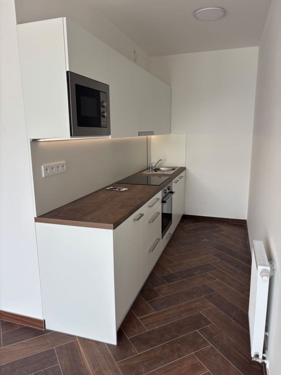 1 bedroom with open-plan kitchen flat to rent, 46 m², Třída Jiřího Pelikána, Olomouc, Olomoucký Region 1 bedroom with open-plan kitchen flat to rent, 46 m², Třída Jiřího Pelikána, Olomouc, Olomoucký Region