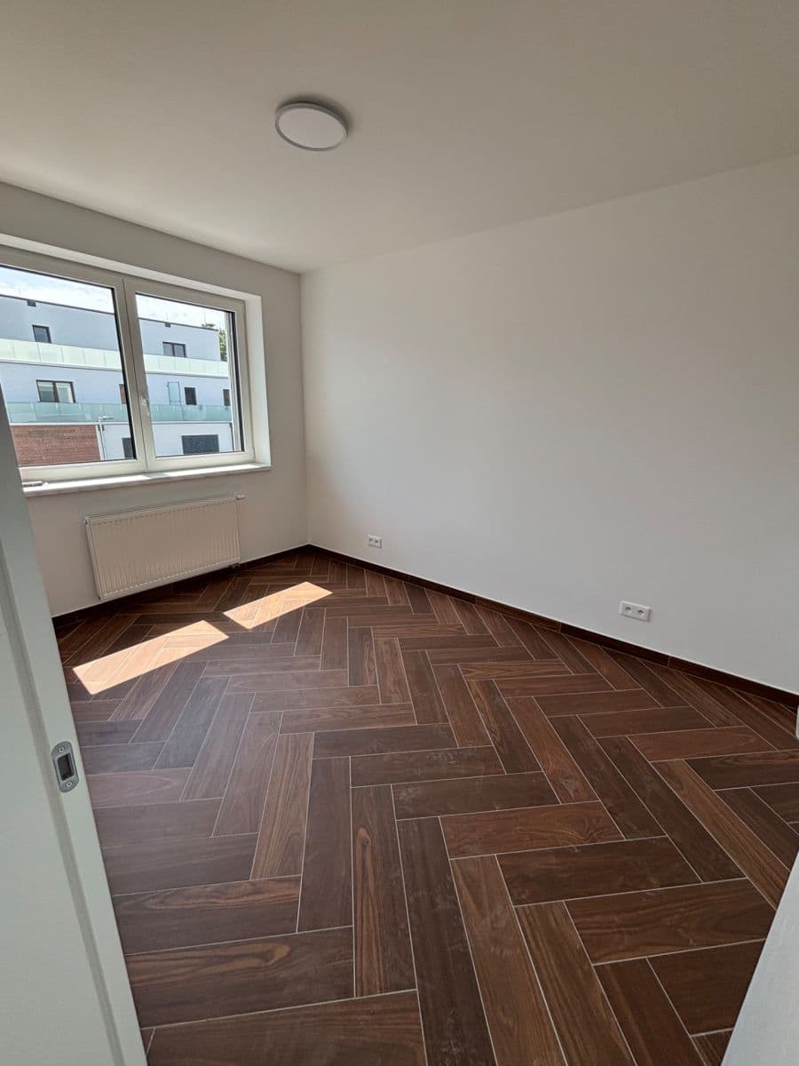 1 bedroom with open-plan kitchen flat to rent, 46 m², Třída Jiřího Pelikána, Olomouc, Olomoucký Region 1 bedroom with open-plan kitchen flat to rent, 46 m², Třída Jiřího Pelikána, Olomouc, Olomoucký Region