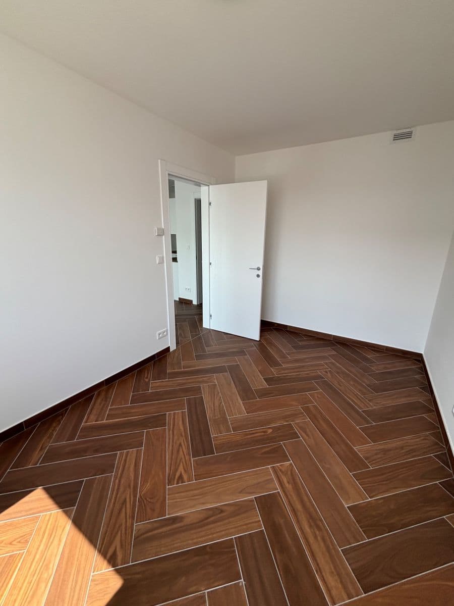 1 bedroom with open-plan kitchen flat to rent, 46 m², Třída Jiřího Pelikána, Olomouc, Olomoucký Region 1 bedroom with open-plan kitchen flat to rent, 46 m², Třída Jiřího Pelikána, Olomouc, Olomoucký Region