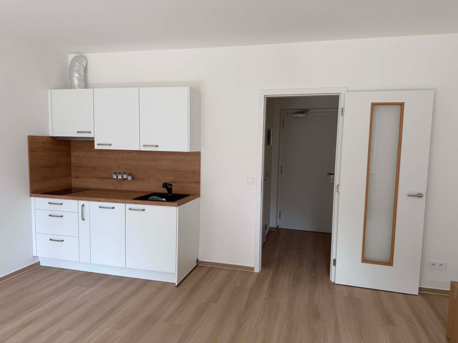 Studio flat to rent, 35 m², Střední, Brno, Jihomoravský Region Studio flat to rent, 35 m², Střední, Brno, Jihomoravský Region