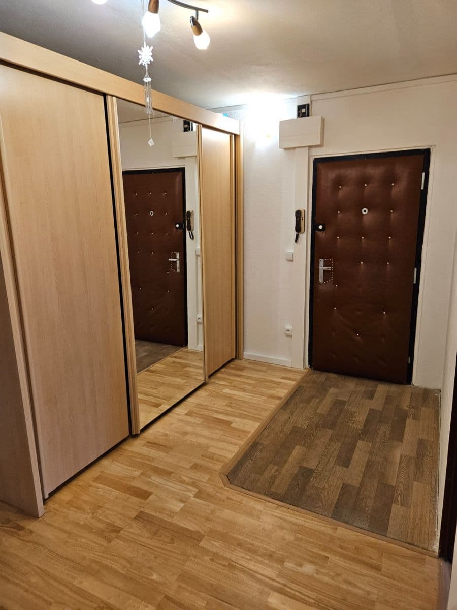 2 bedroom with open-plan kitchen flat to rent, 67 m², Tovární, Beroun, Středočeský Region 2 bedroom with open-plan kitchen flat to rent, 67 m², Tovární, Beroun, Středočeský Region