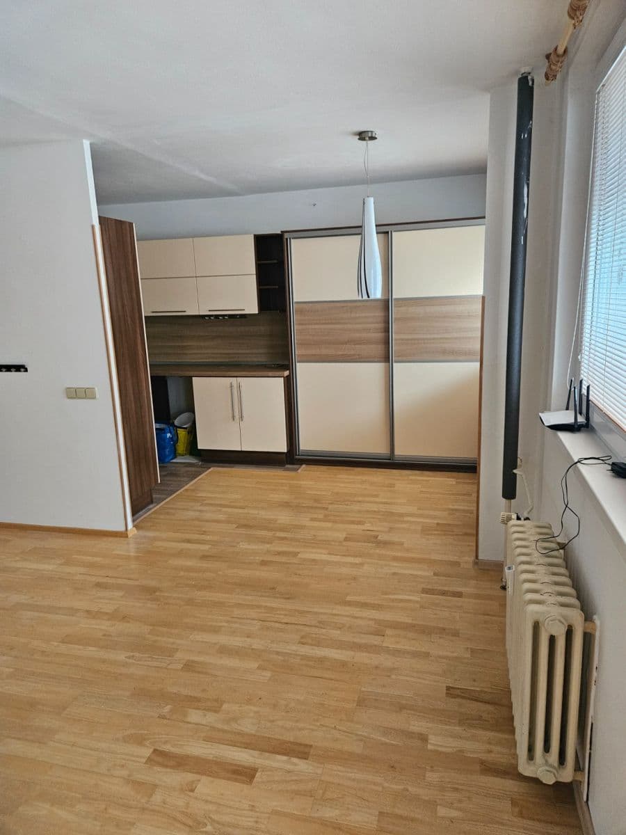 2 bedroom with open-plan kitchen flat to rent, 67 m², Tovární, Beroun, Středočeský Region 2 bedroom with open-plan kitchen flat to rent, 67 m², Tovární, Beroun, Středočeský Region