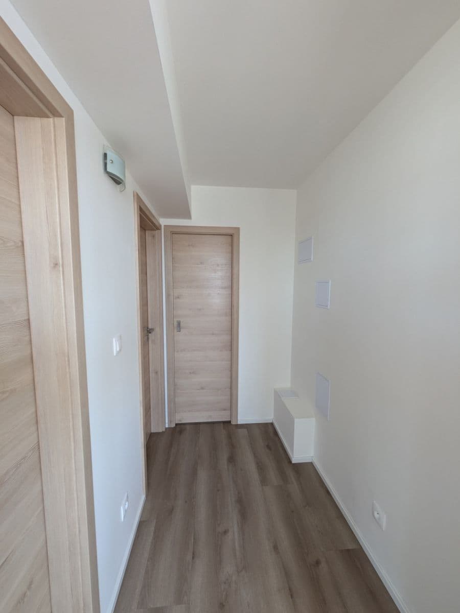2 bedroom with open-plan kitchen flat to rent, 73 m², Evropská, Prague, Prague 2 bedroom with open-plan kitchen flat to rent, 73 m², Evropská, Prague, Prague
