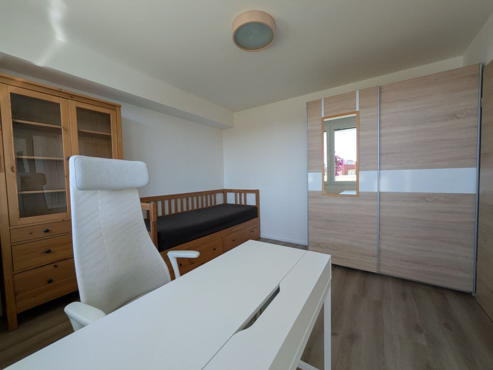 2 bedroom with open-plan kitchen flat to rent, 73 m², Evropská, Prague, Prague 2 bedroom with open-plan kitchen flat to rent, 73 m², Evropská, Prague, Prague