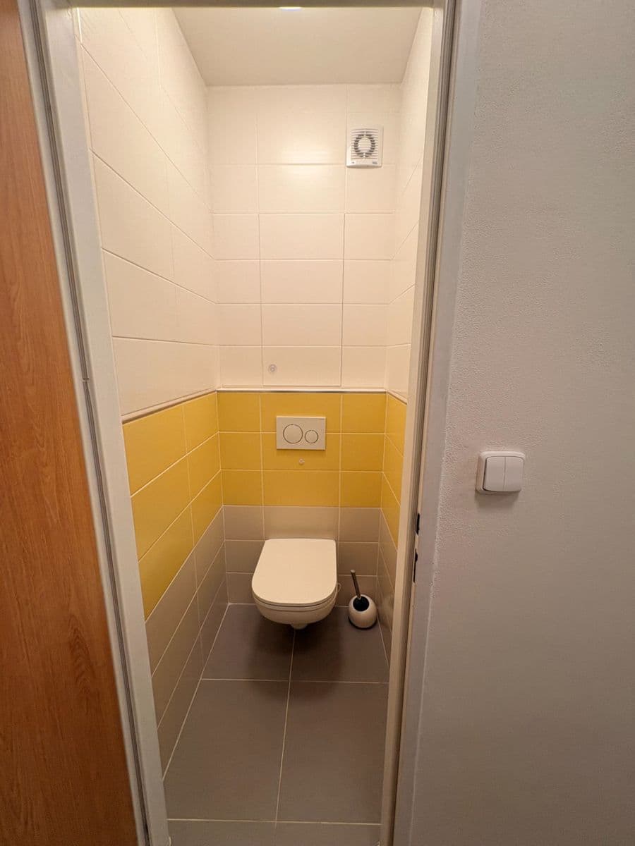 2 bedroom with open-plan kitchen flat to rent, 65 m², Myslivečkova, Prague, Prague 2 bedroom with open-plan kitchen flat to rent, 65 m², Myslivečkova, Prague, Prague