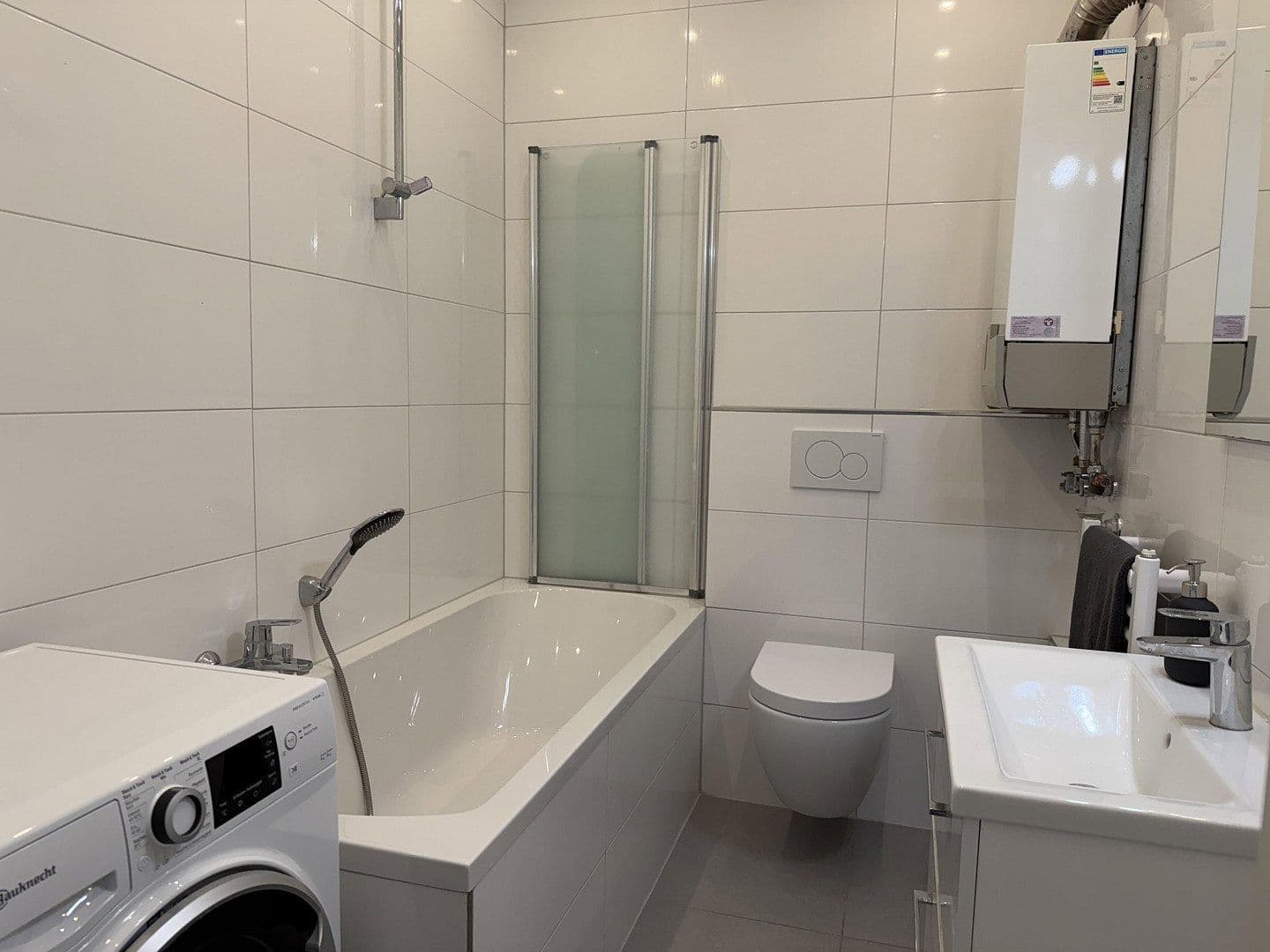 1 bedroom with open-plan kitchen flat to rent, 60 m², Röhrenstraße 1, Düsseldorf, North Rhine-Westphalia 1 bedroom with open-plan kitchen flat to rent, 60 m², Röhrenstraße 1, Düsseldorf, North Rhine-Westphalia