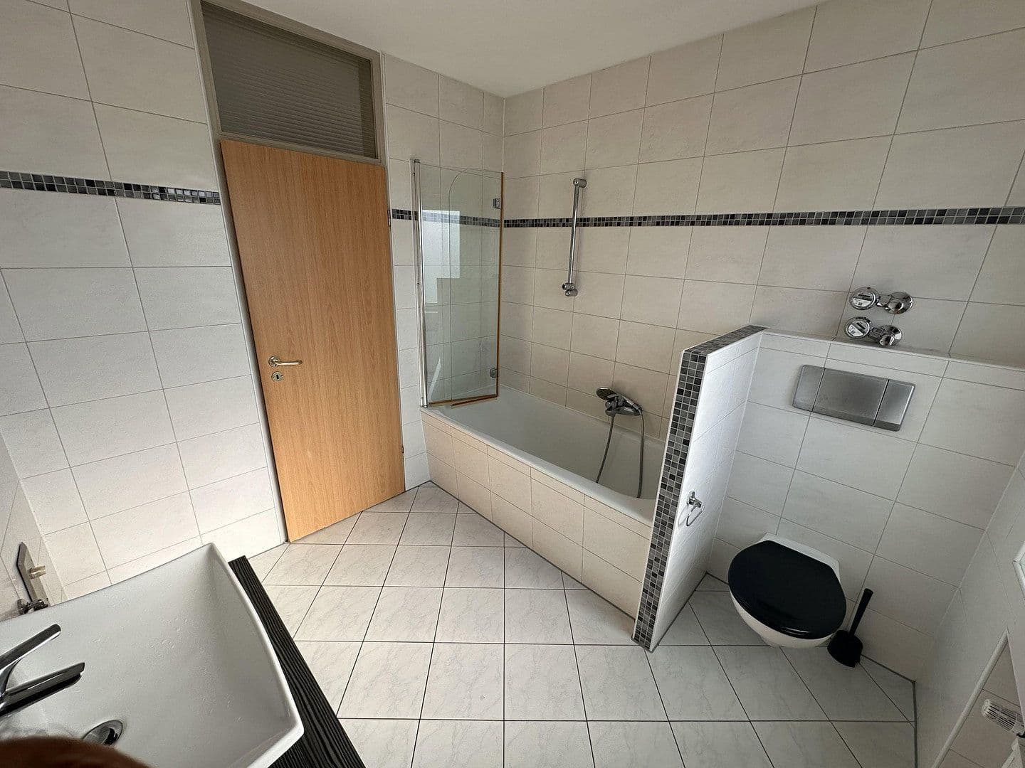 3 bedroom flat to rent, 89 m², Solinger Str. 139, Langenfeld (Rheinland), North Rhine-Westphalia 3 bedroom flat to rent, 89 m², Solinger Str. 139, Langenfeld (Rheinland), North Rhine-Westphalia