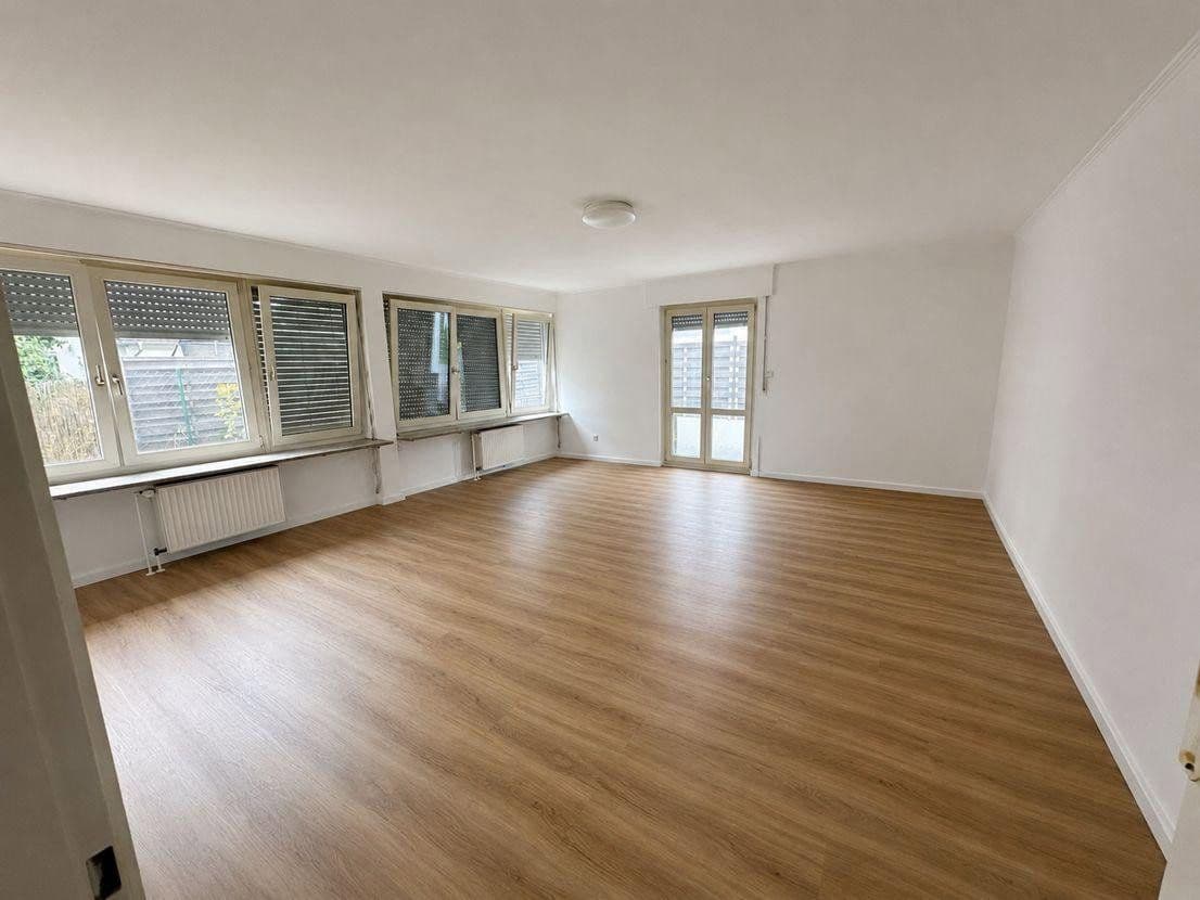 3 bedroom with open-plan kitchen flat to rent, 130 m², Filderstadt, Baden-Württemberg 3 bedroom with open-plan kitchen flat to rent, 130 m², Filderstadt, Baden-Württemberg
