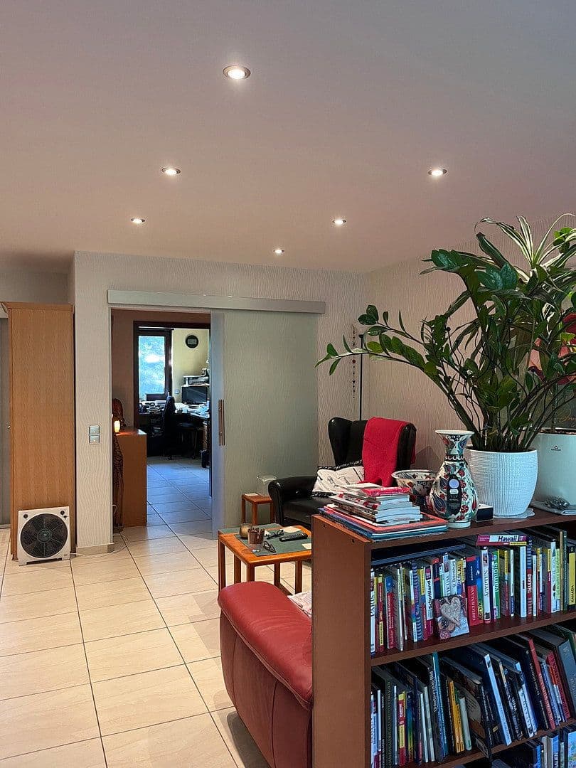 5 bedroom with open-plan kitchen flat for sale, 155 m², Niedernhausen, Hesse 5 bedroom with open-plan kitchen flat for sale, 155 m², Niedernhausen, Hesse