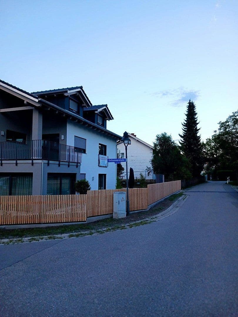 3 bedroom with open-plan kitchen flat to rent, 188 m², Enthammerstr. 7, Grafing, Bavaria 3 bedroom with open-plan kitchen flat to rent, 188 m², Enthammerstr. 7, Grafing, Bavaria