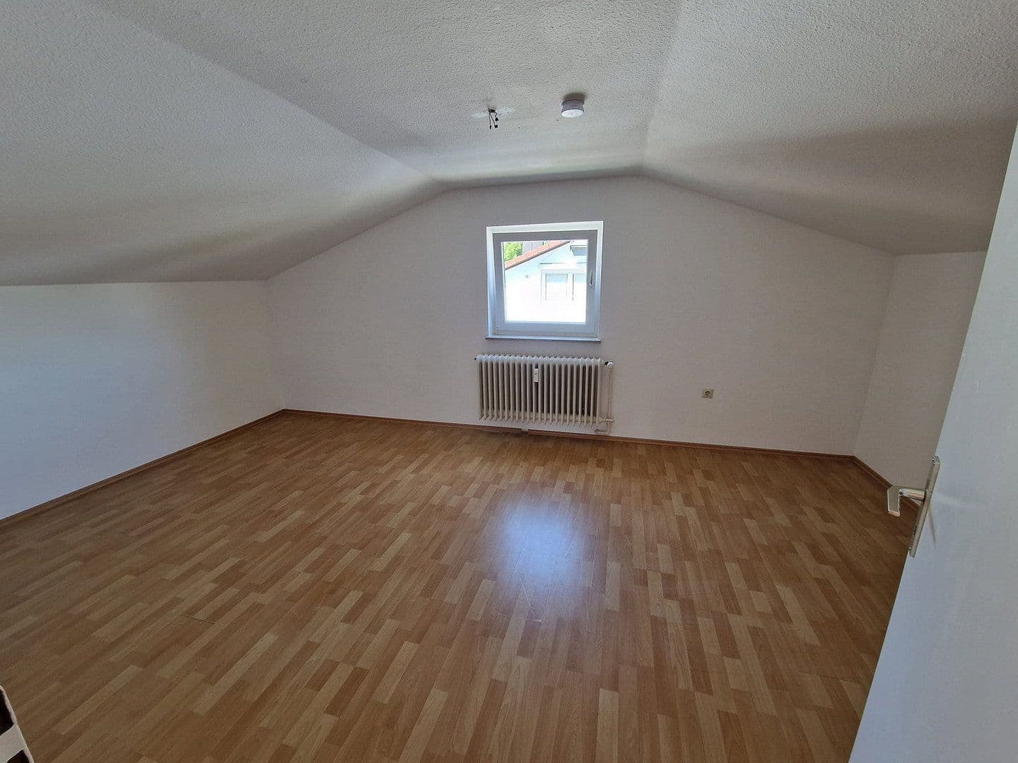 1 bedroom with open-plan kitchen flat to rent, 65 m², Birkelweg 36, Steinheim am Albuch, Baden-Württemberg 1 bedroom with open-plan kitchen flat to rent, 65 m², Birkelweg 36, Steinheim am Albuch, Baden-Württemberg
