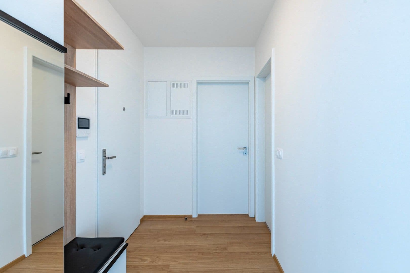 1 bedroom with open-plan kitchen flat to rent, 53 m², Mezilehlá, Prague, Prague 1 bedroom with open-plan kitchen flat to rent, 53 m², Mezilehlá, Prague, Prague