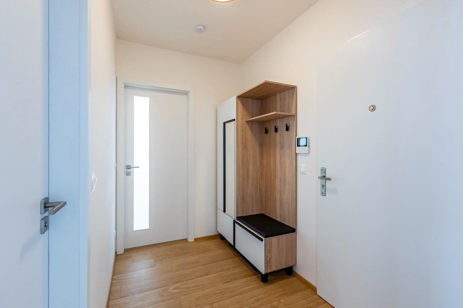 1 bedroom with open-plan kitchen flat to rent, 53 m², Mezilehlá, Prague, Prague 1 bedroom with open-plan kitchen flat to rent, 53 m², Mezilehlá, Prague, Prague