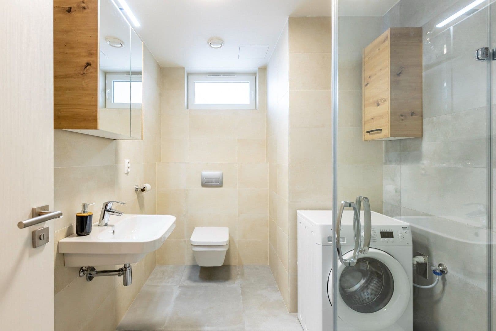 1 bedroom with open-plan kitchen flat to rent, 53 m², Mezilehlá, Prague, Prague 1 bedroom with open-plan kitchen flat to rent, 53 m², Mezilehlá, Prague, Prague