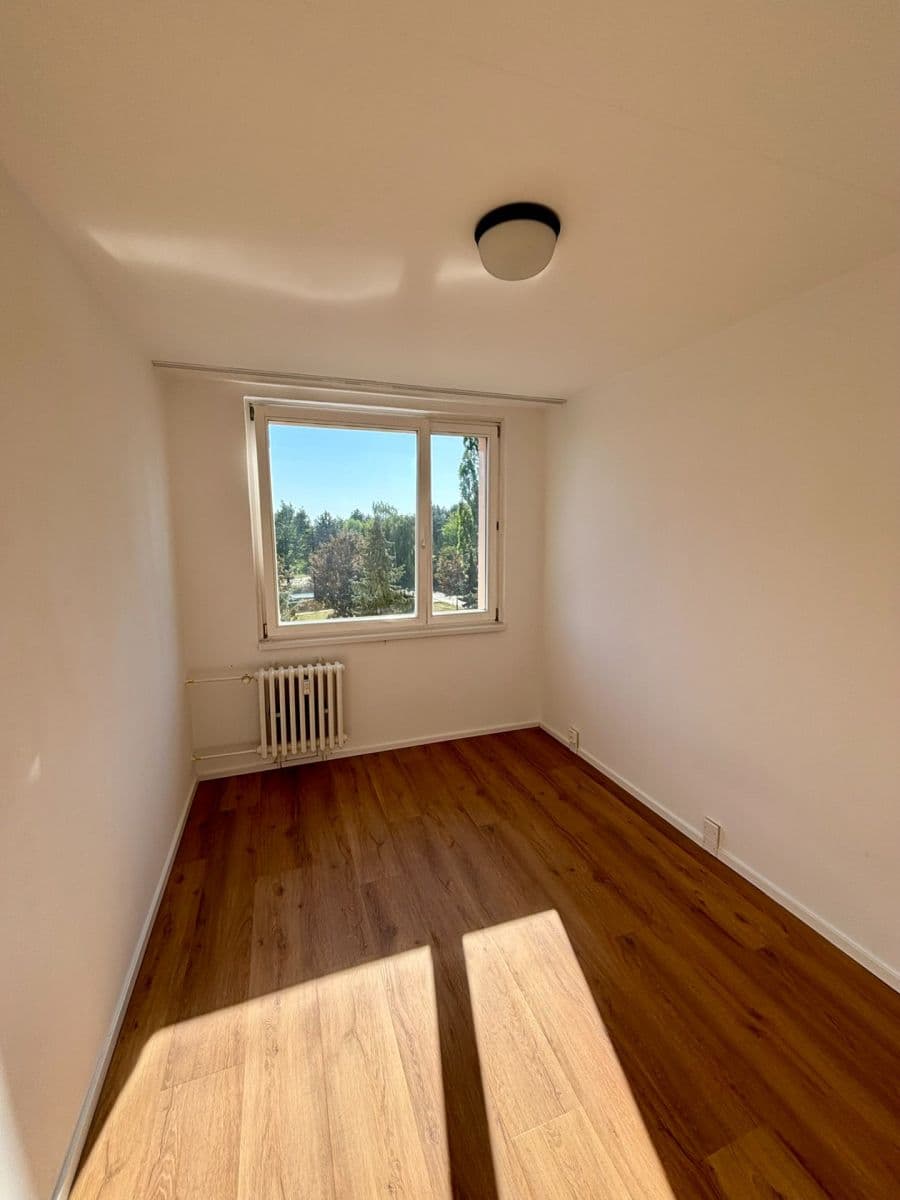1 bedroom with open-plan kitchen flat to rent, 42 m², Ciolkovského, Prague, Prague 1 bedroom with open-plan kitchen flat to rent, 42 m², Ciolkovského, Prague, Prague