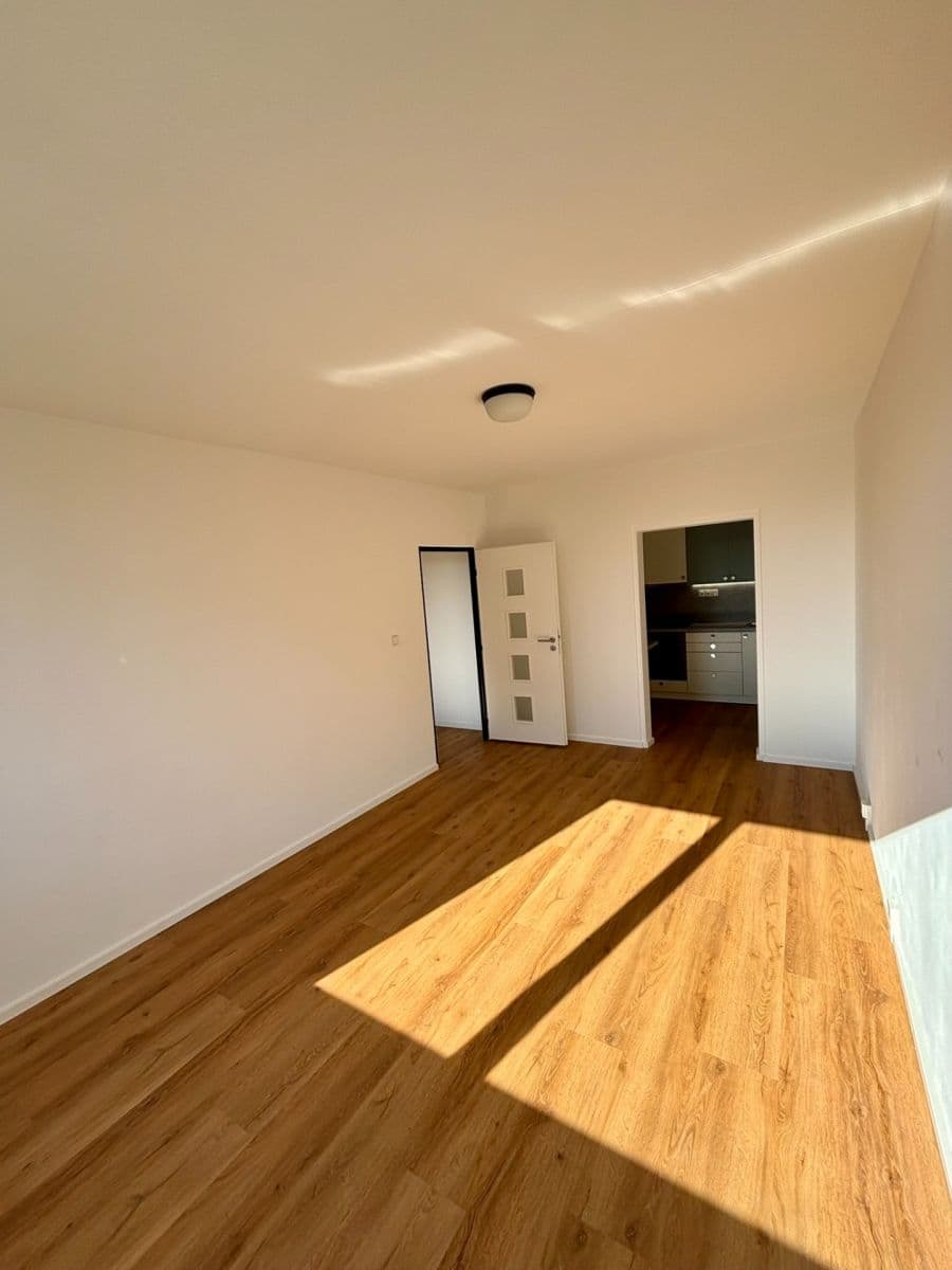 1 bedroom with open-plan kitchen flat to rent, 42 m², Ciolkovského, Prague, Prague 1 bedroom with open-plan kitchen flat to rent, 42 m², Ciolkovského, Prague, Prague